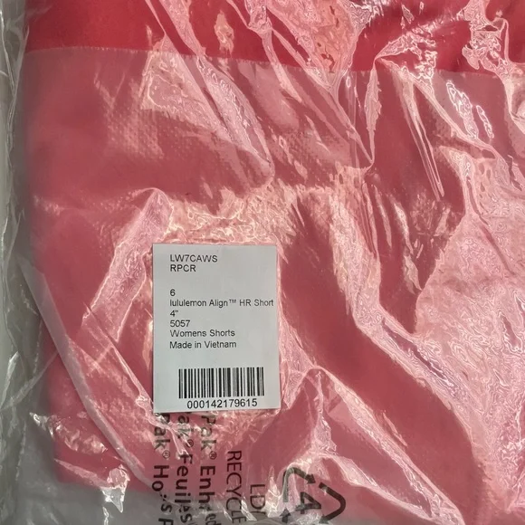 NWT Lululemon Align Shorts 4” in Raspberry Cream - Picture 6 of 8
